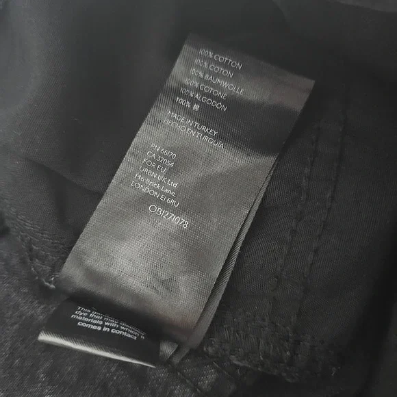 We The Free People Stove Pipe Jeans 26 Black Out Cropped Raw Hem High Waisted - Picture 8 of 8